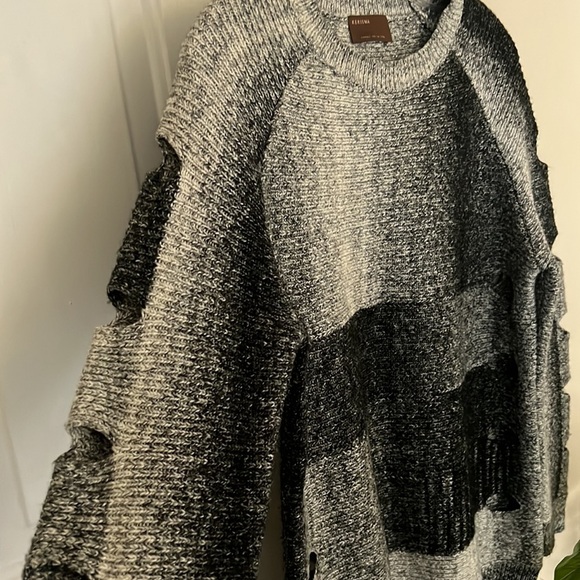 Kerisma Pull Over Gray Sweater Size M/L - Picture 4 of 12